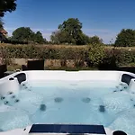 Nyaraló Le Pavillon De L'herboriste 14p Jacuzzi Jardin