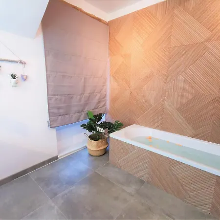 Le Pavillon De L'herboriste 14p Jacuzzi Jardin بيت للعطل